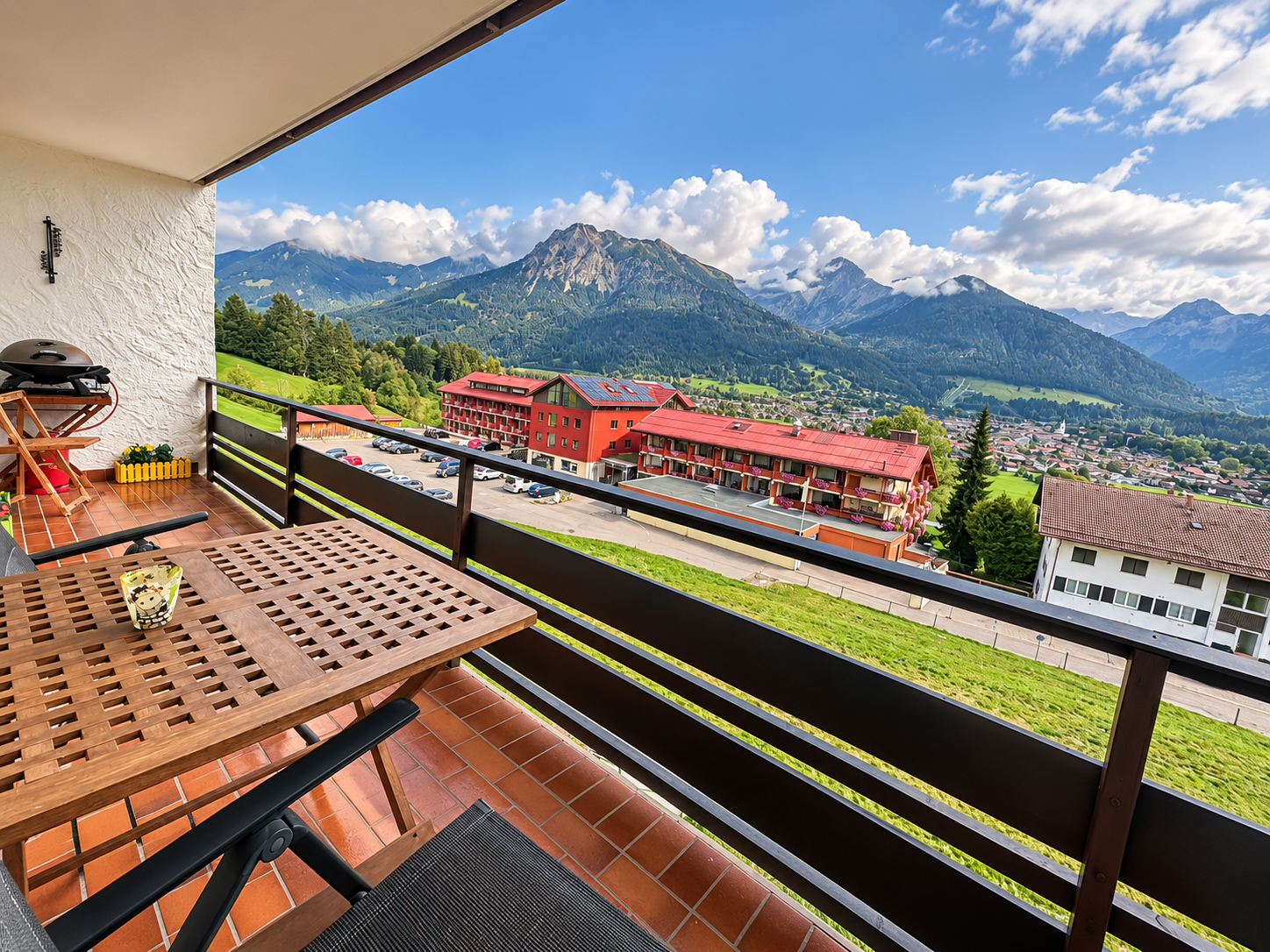 Balkon Alpenjuwel 2 mit Bergblick
