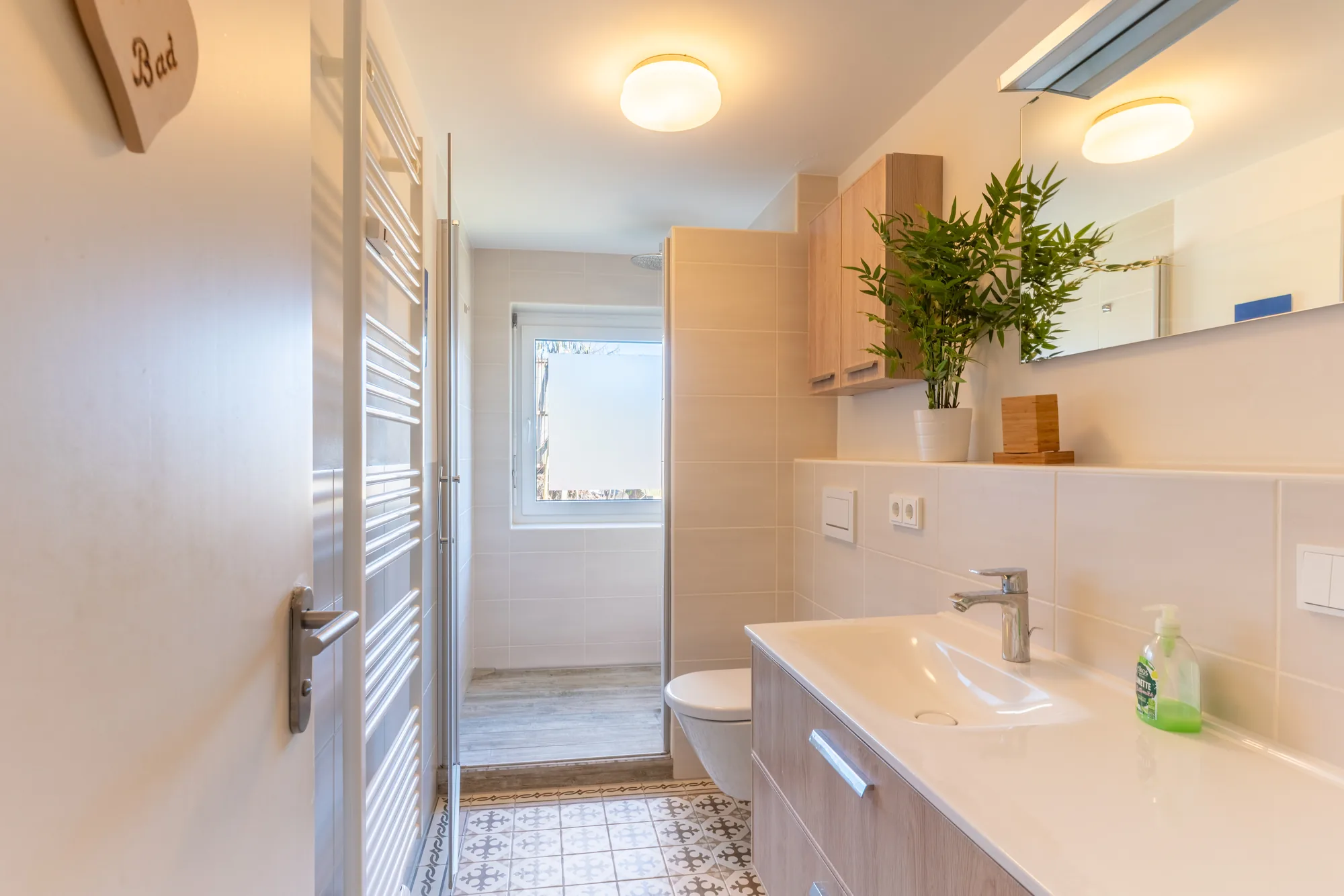 Modernes Badezimmer Alpenjuwel 2